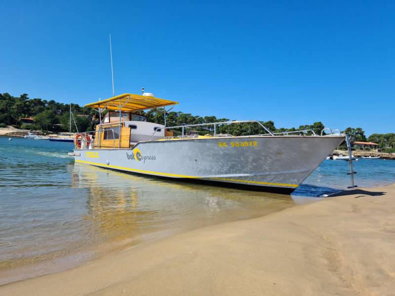 Bateau privatisé pour un EVJF sur le bassin d'Arcachon